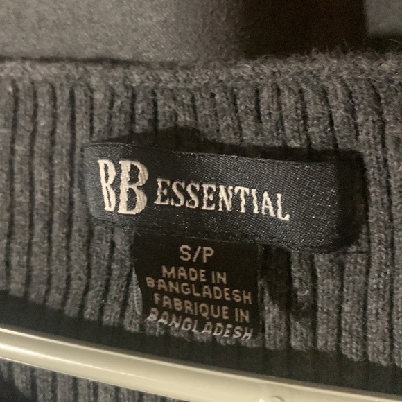 S dark grey sweater - Picture 2 of 2